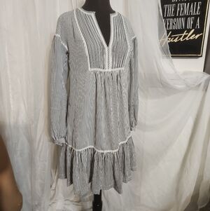 Banana republic Black And White stripes dress size XS #046